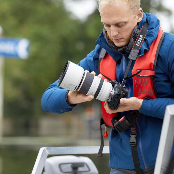 Canon RF 70-200mm f2.8L IS USM Lens - Image 4